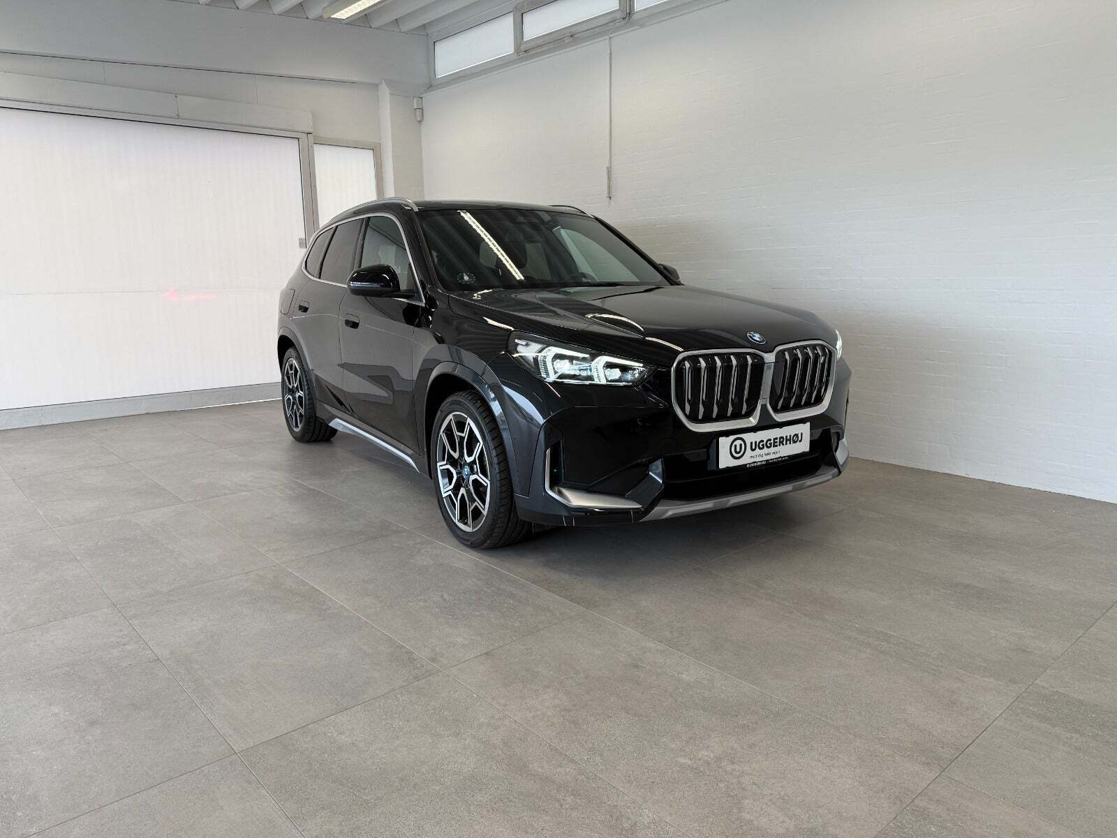 BMW iX1 xDrive30 X-Line