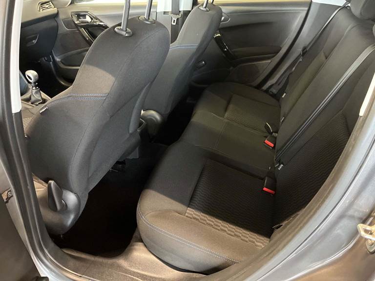 Peugeot 208 1,5 BlueHDi 100 Signature Sky