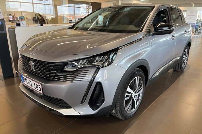 Sølv Peugeot 3008 fra 2022
