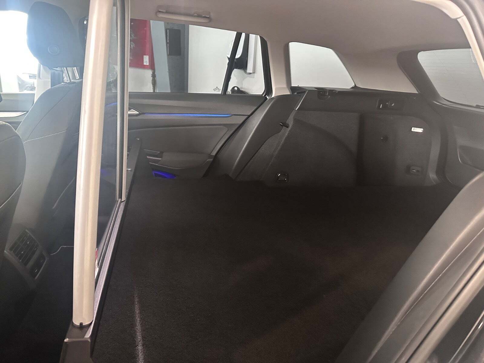 VW Golf VIII 1,5 eTSi 130 Life Variant DSG Van