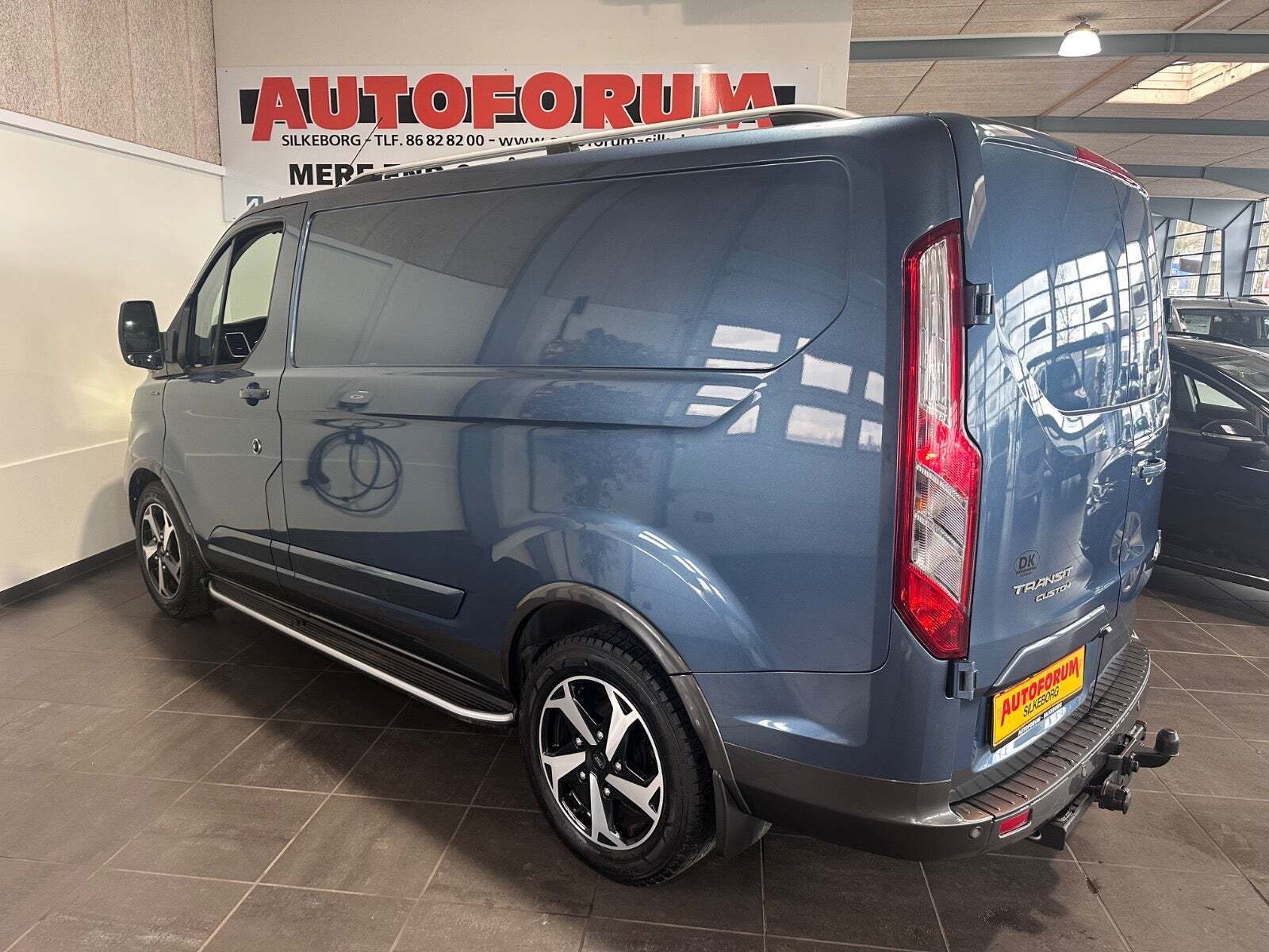 Blå Ford Transit Custom 300S fra 2021
