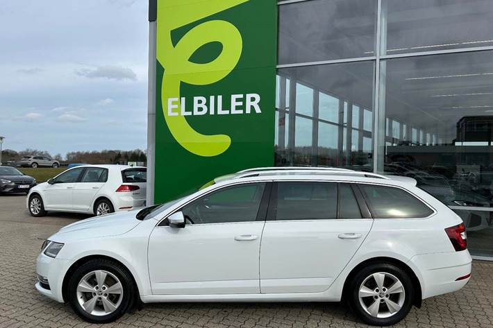 Hvid Skoda Octavia fra 2020