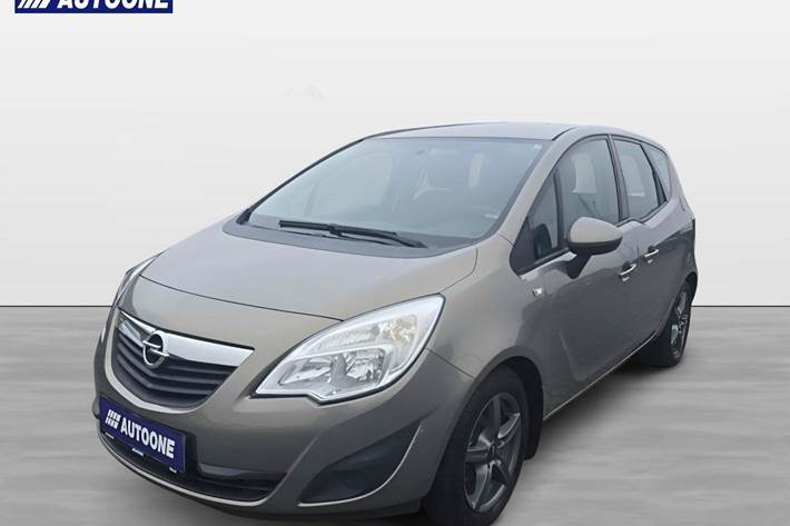 Grå Opel Meriva fra 2010 set udefra