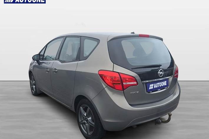 Grå Opel Meriva fra 2010