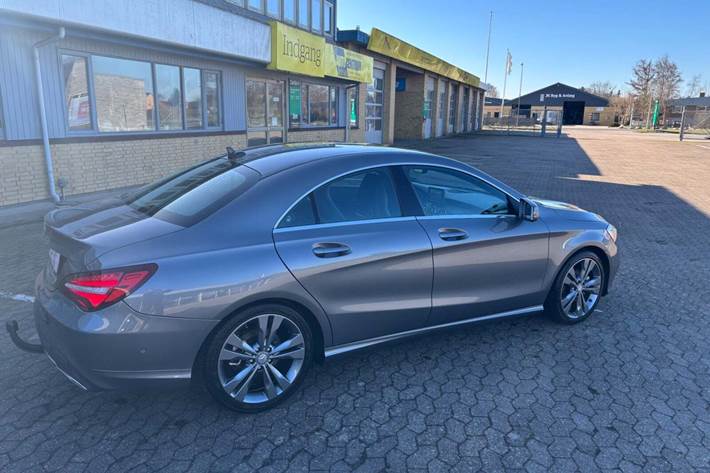 Grå Mercedes CLA200 fra 2016