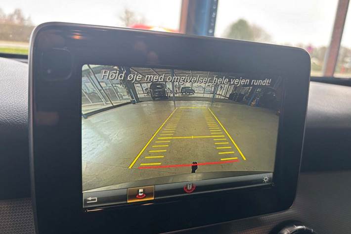 Grå Mercedes CLA200 fra 2016