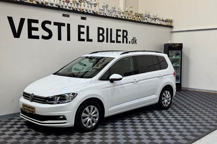 Hvid VW Touran fra 2020