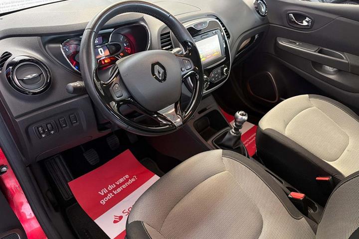 Rød Renault Captur fra 2017