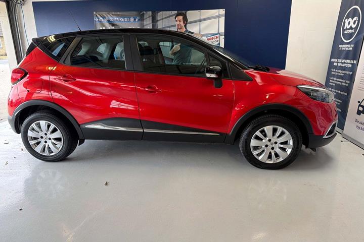 Rød Renault Captur fra 2017
