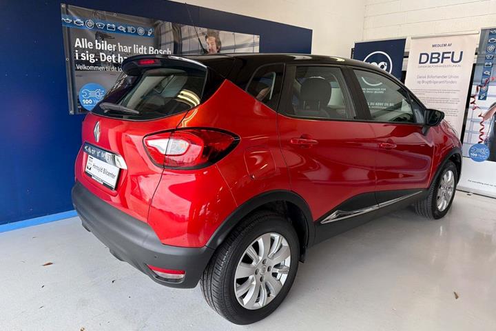 Rød Renault Captur fra 2017