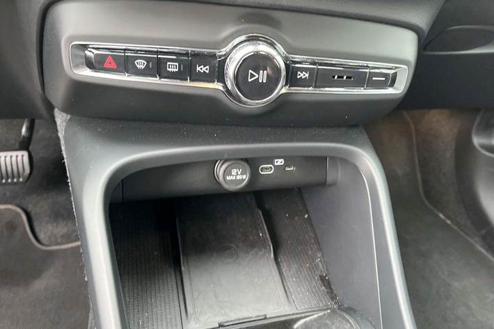 Blå Volvo EX40 fra 2026