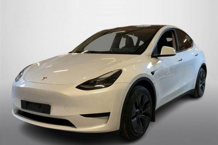 Hvid Tesla Model Y fra 2024