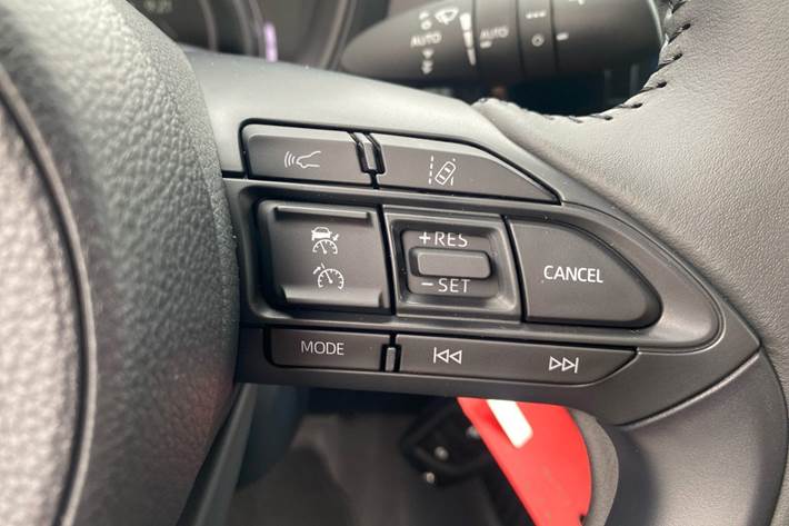 Grå Toyota Aygo X fra 2025