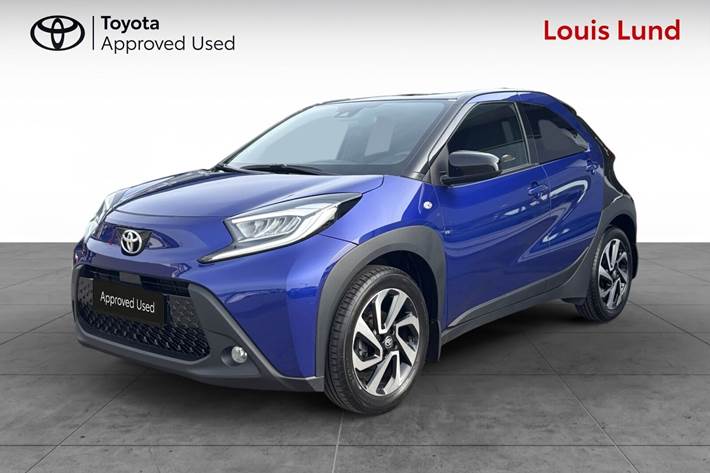 Blå Toyota Aygo X fra 2024