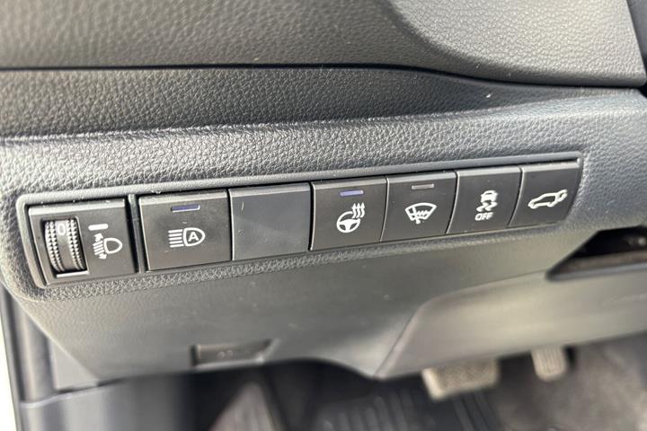 Hvid Toyota Corolla fra 2020