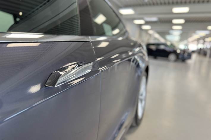 Grå Tesla Model S fra 2020
