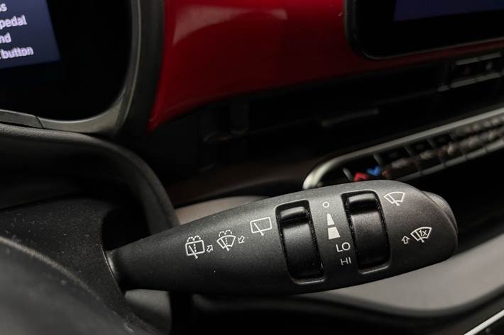 Rød Fiat 500e fra 2023