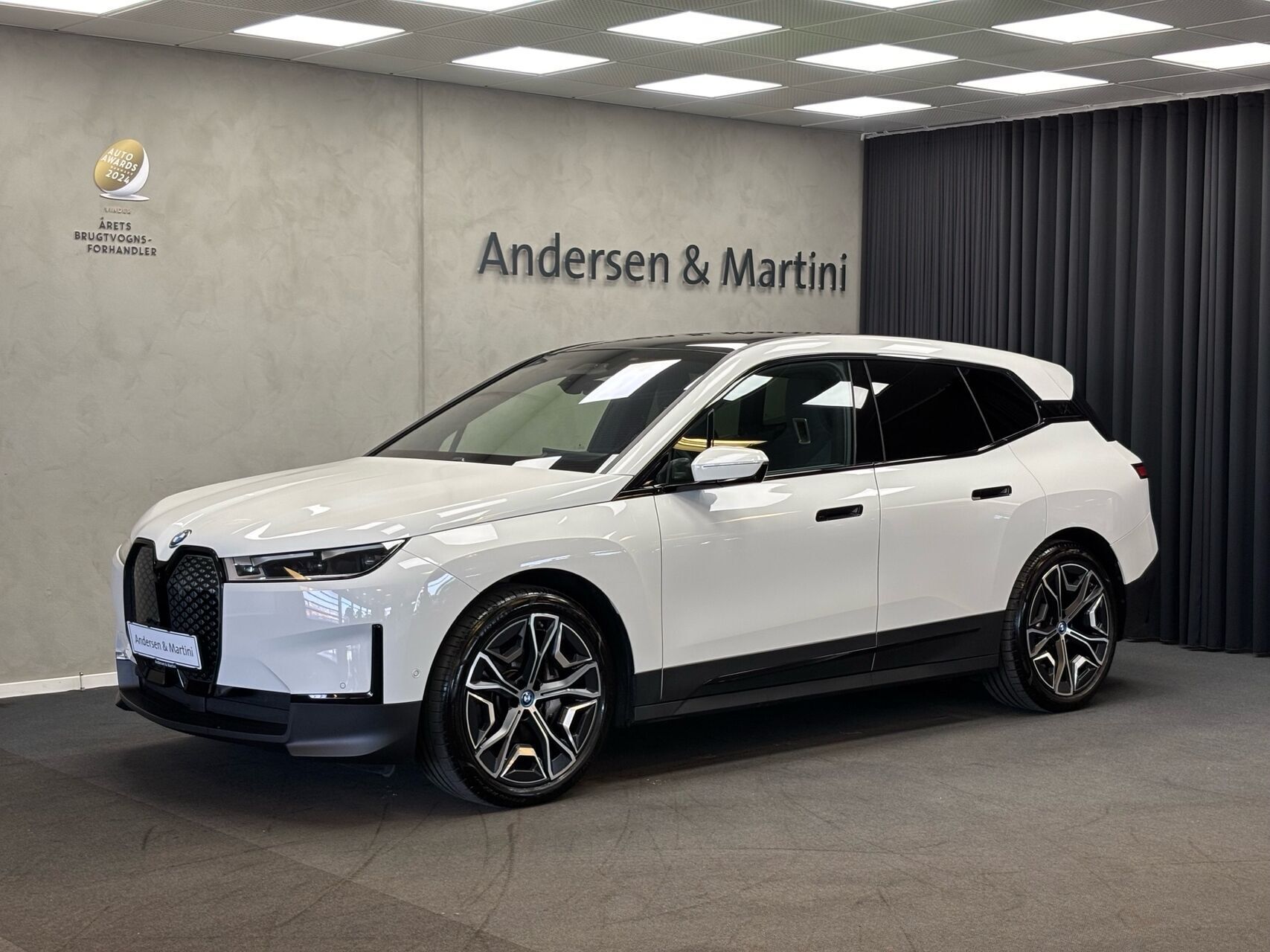 BMW iX 40 EL XDrive 326HK 5d Aut.