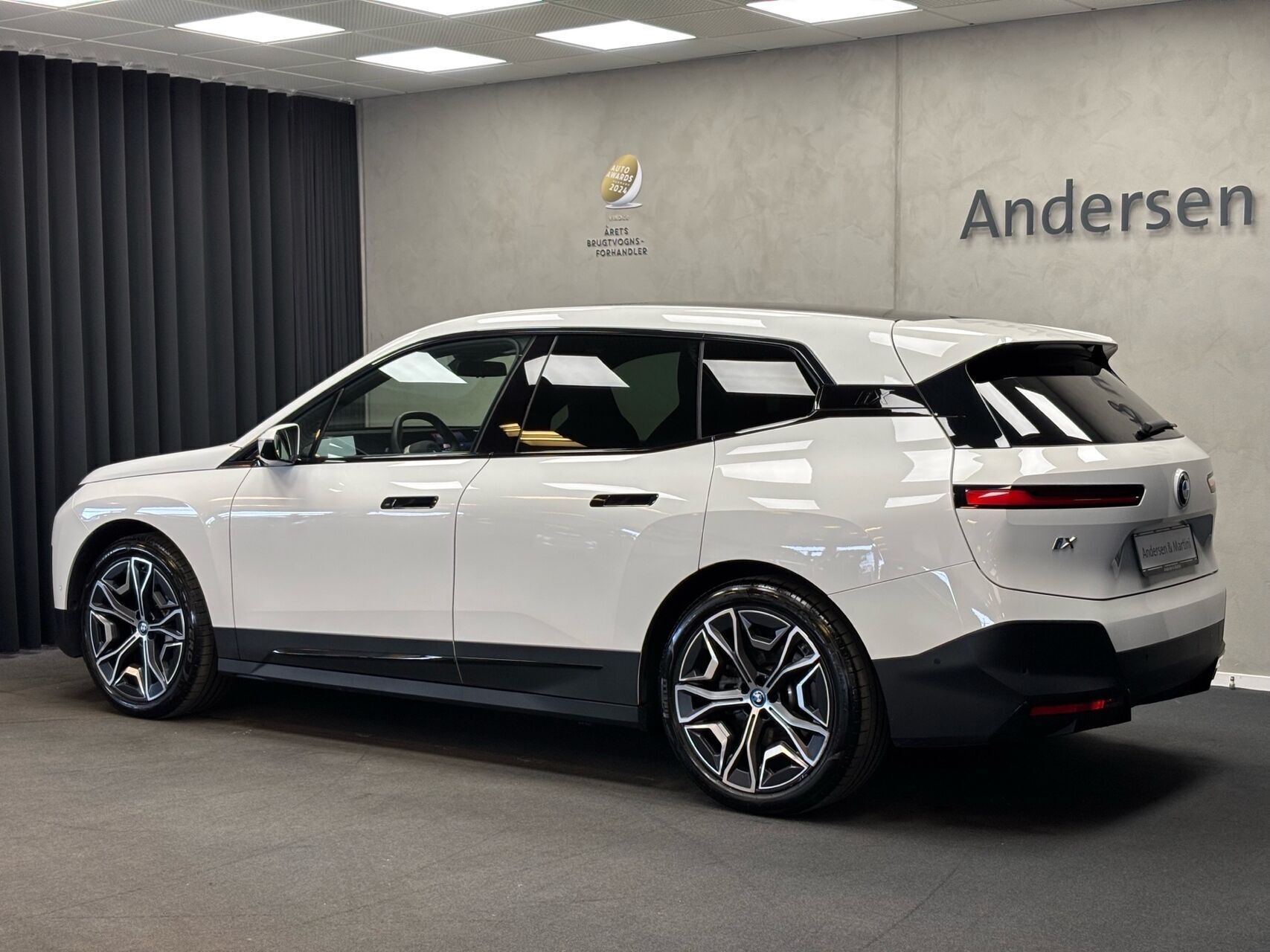 BMW iX 40 EL XDrive 326HK 5d Aut.