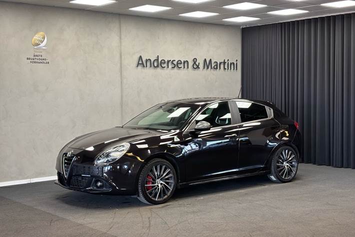 Sort Alfa Romeo Giulietta fra 2016