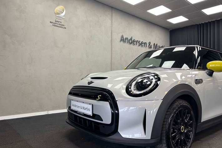Hvid Mini Cooper fra 2021