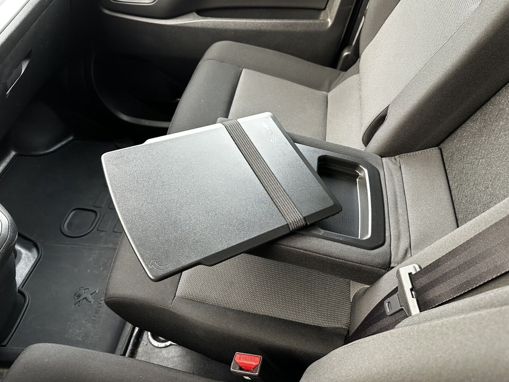 Hvid Peugeot Expert fra 2025