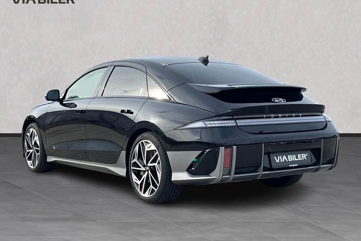 Sort Hyundai Ioniq 6 fra 2024