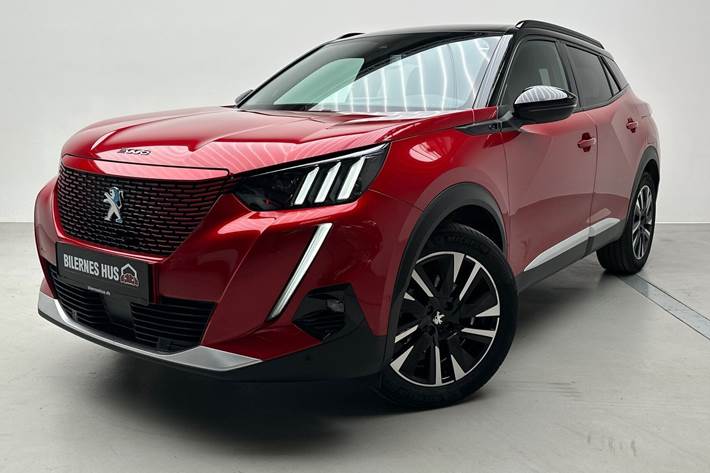 Rød Peugeot e-2008 fra 2021