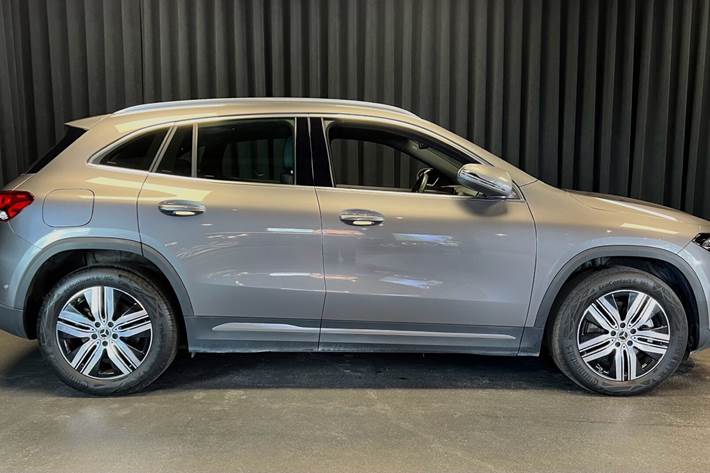 Grå Mercedes EQA 250+ fra 2023