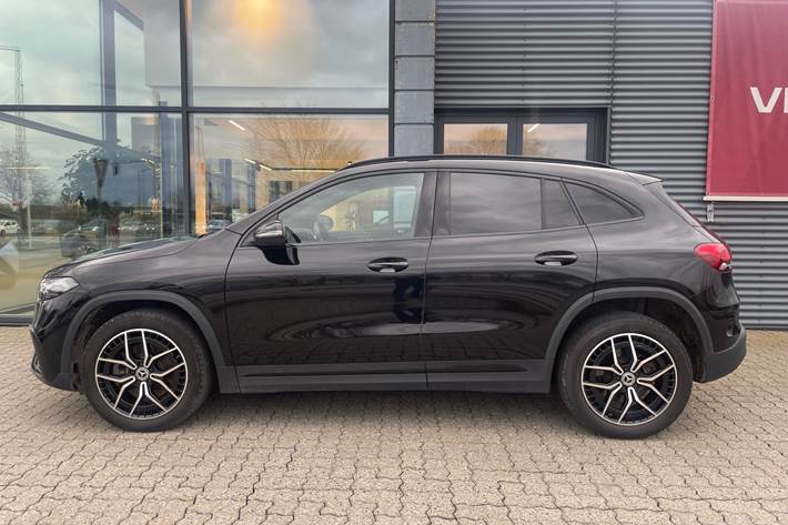 Sort Mercedes EQA 250+ fra 2023