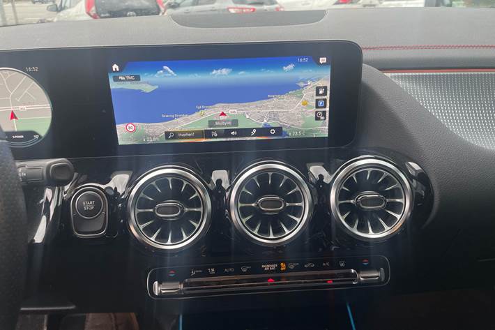 Sort Mercedes EQA 250+ fra 2023