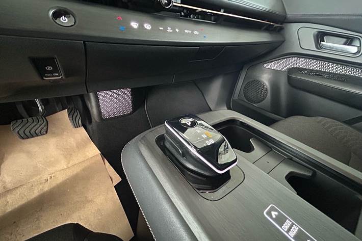 Sort Nissan Ariya fra 2023