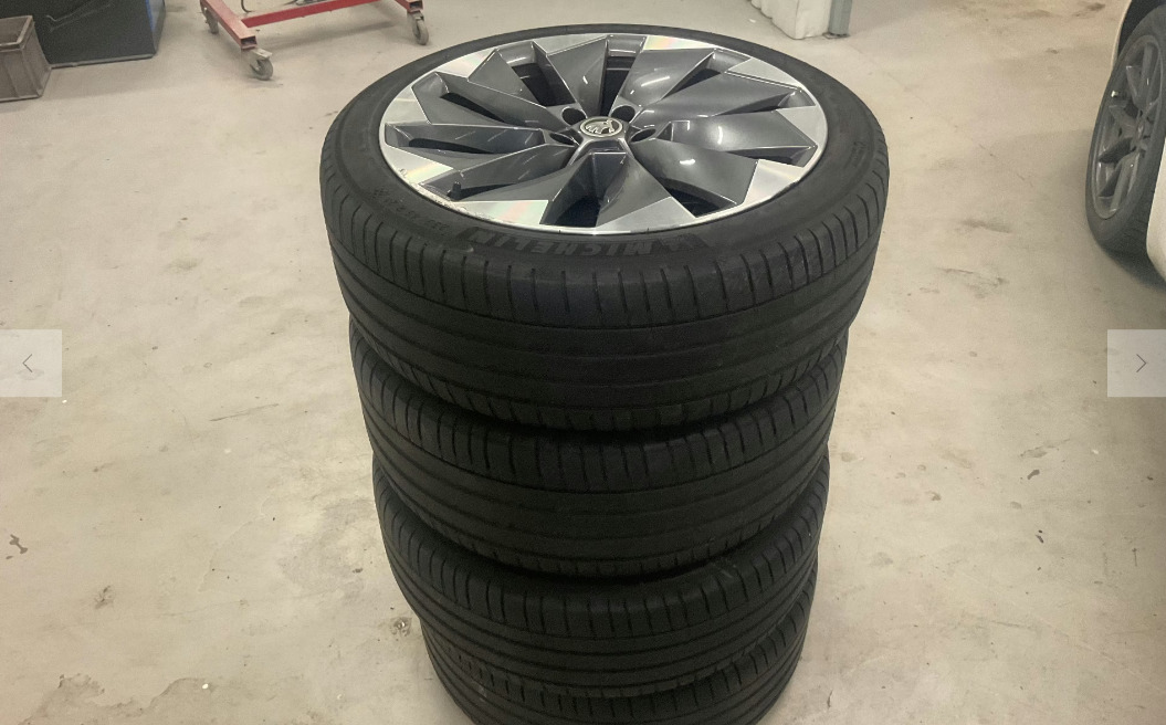 Sort Skoda Enyaq fra 2021