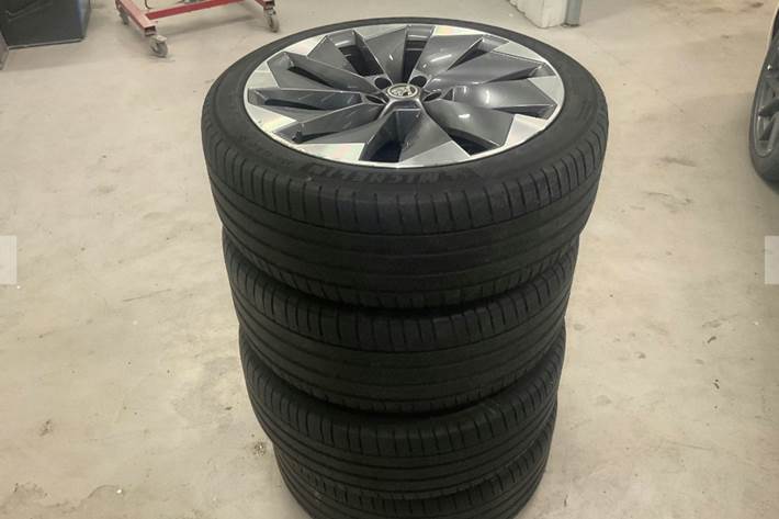 Sort Skoda Enyaq fra 2021