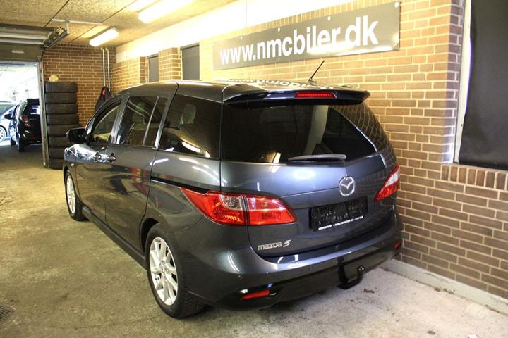 Grå Mazda 5 fra 2013