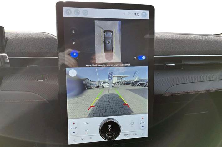 Grå Ford Mustang Mach-E fra 2023