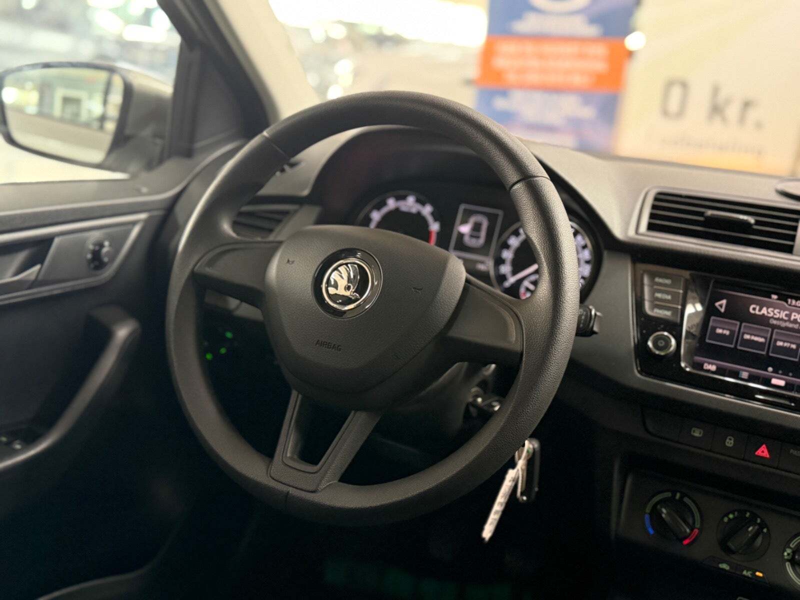 Beige Skoda Fabia fra 2019
