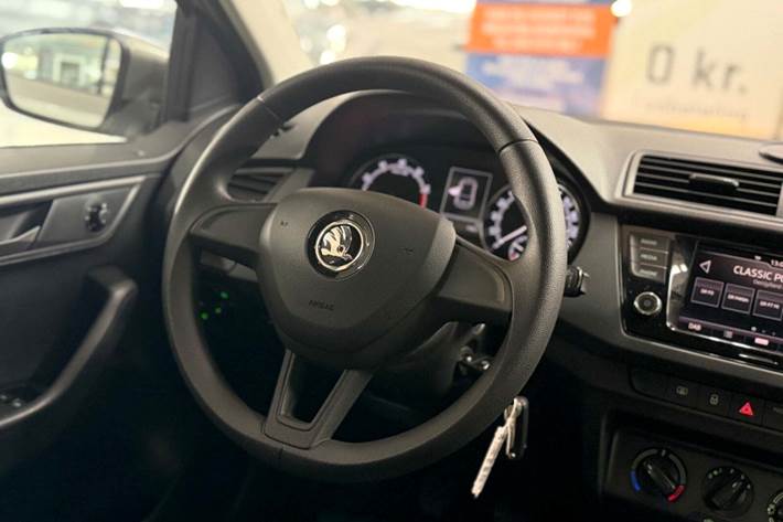 Beige Skoda Fabia fra 2019