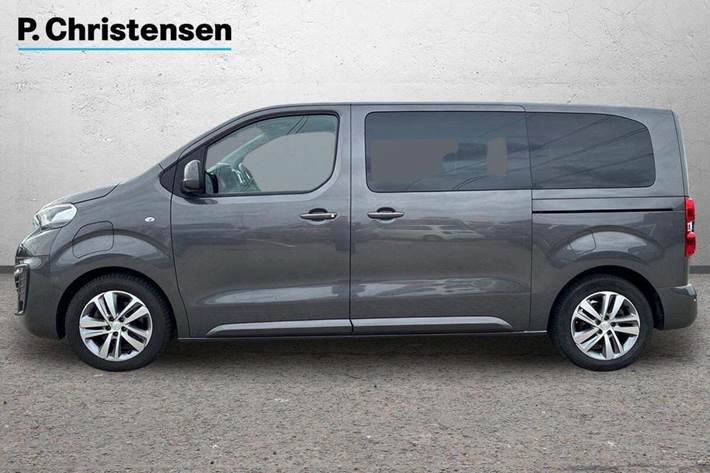 Brun Peugeot e-Traveller fra 2021