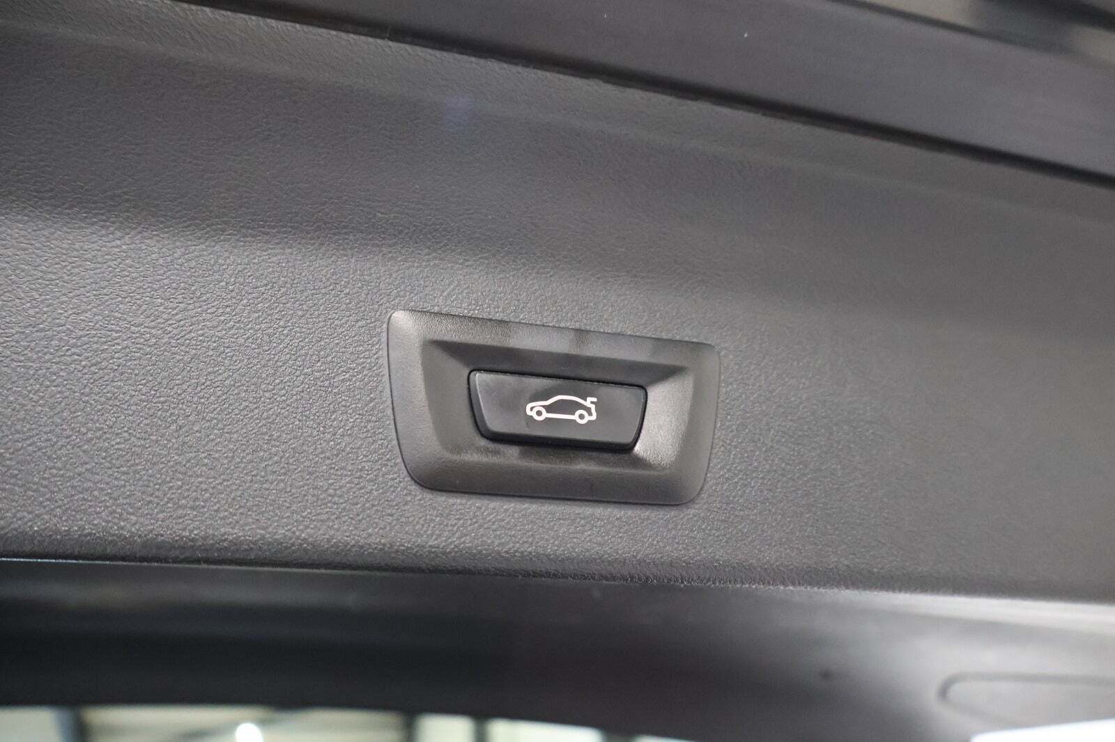 Grå BMW iX3 fra 2022