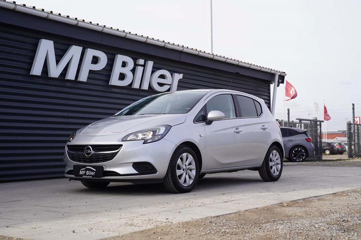 Sølv Opel Corsa fra 2019 set udefra
