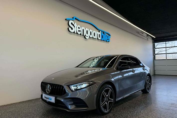 Grå Mercedes A250 e fra 2021