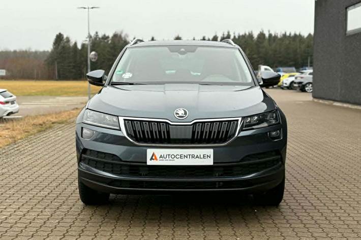 Grå Skoda Karoq fra 2020
