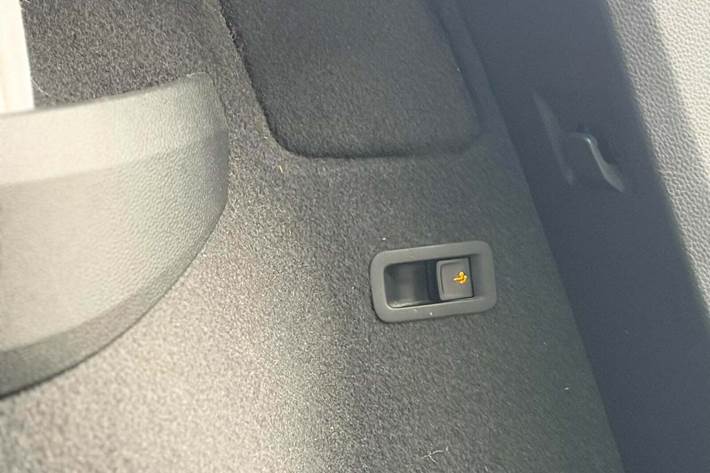 Grå Skoda Karoq fra 2020