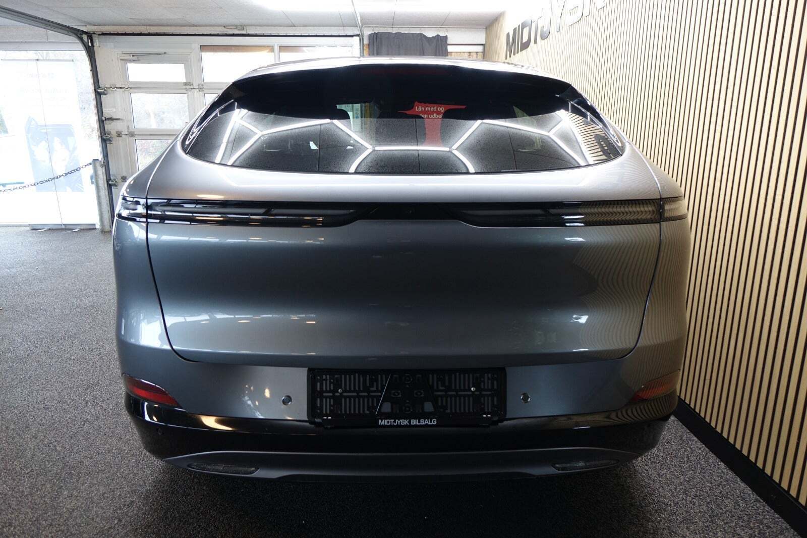 Grå Xpeng G6 fra 2024