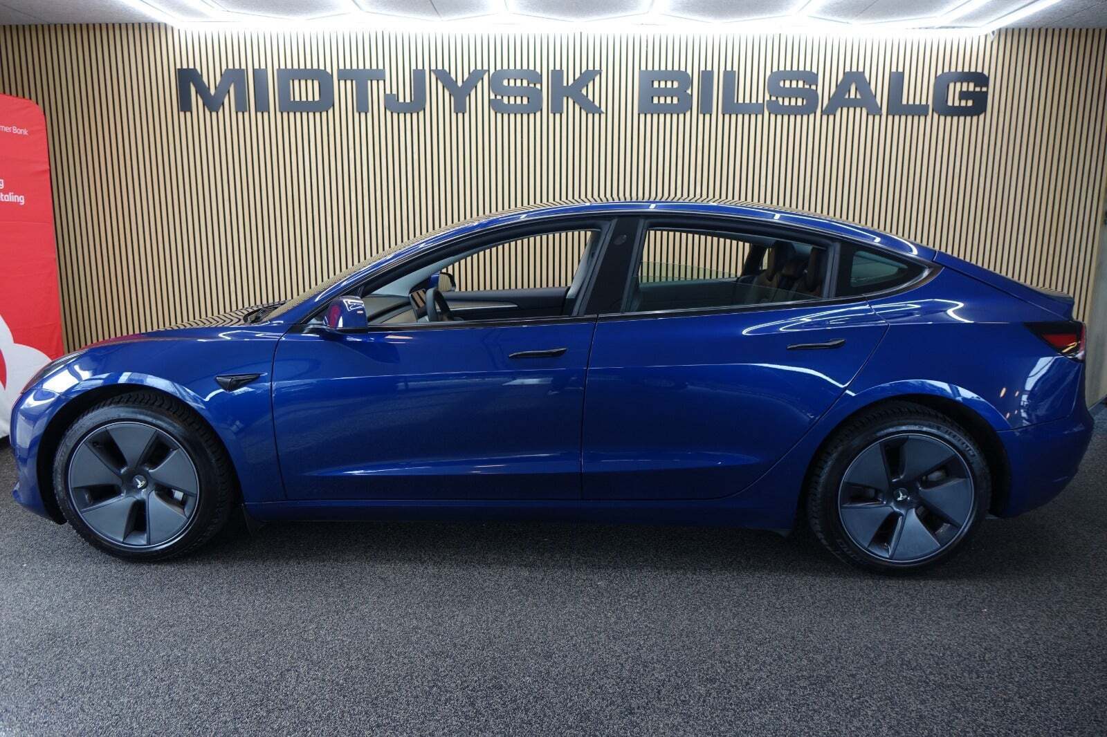 Tesla Model 3 RWD