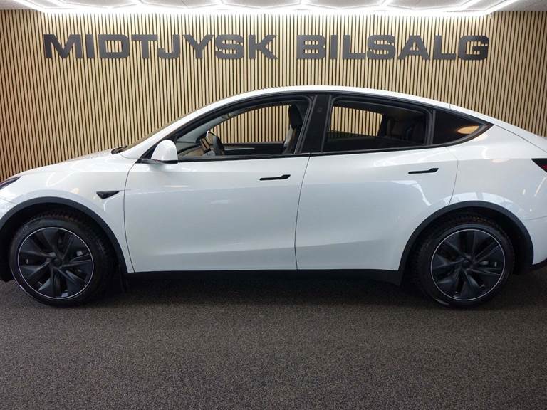 Tesla Model Y Long Range RWD