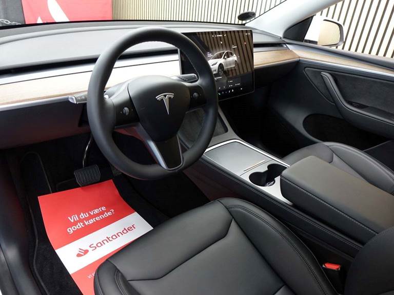 Tesla Model Y Long Range RWD