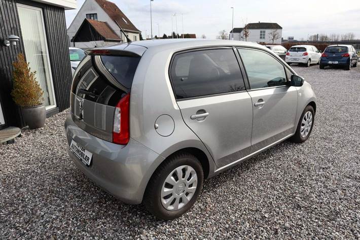 Grå Skoda Citigo fra 2016