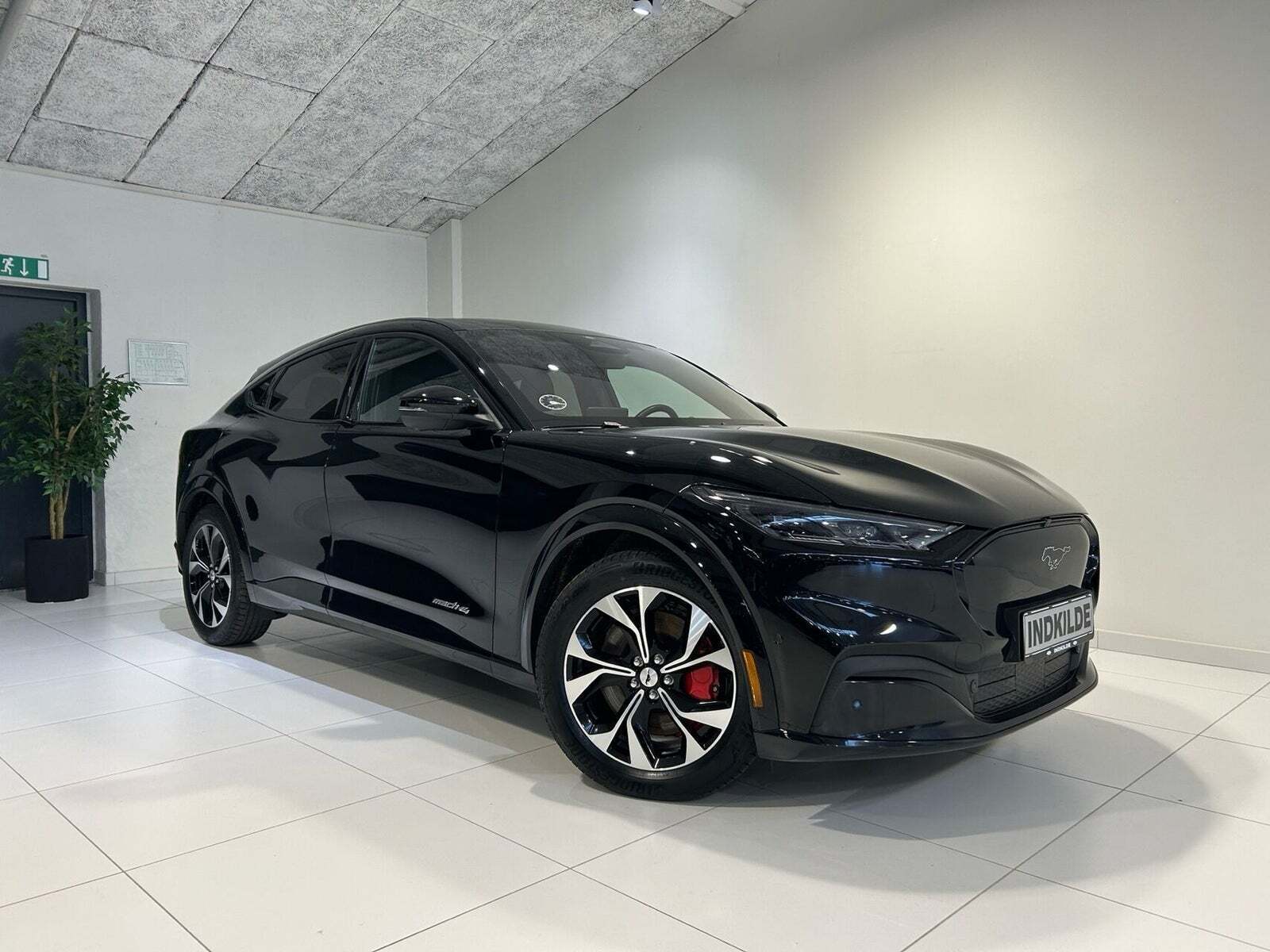 Ford Mustang Mach-E 70 Premium Standard Range AWD